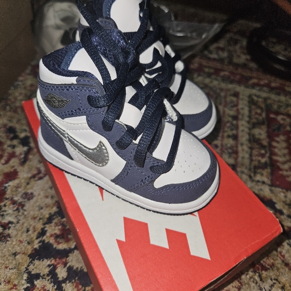 Toddler jordan 1 - Picture 3 of 4